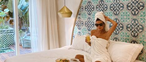 Egyptian cotton sheets, premium bedding, minibar, in-room safe