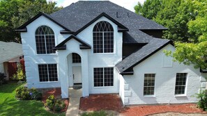 Exterior - Grand 6BR/2.5B Home with Pool, Grill & Game Room (Grand Prairie)