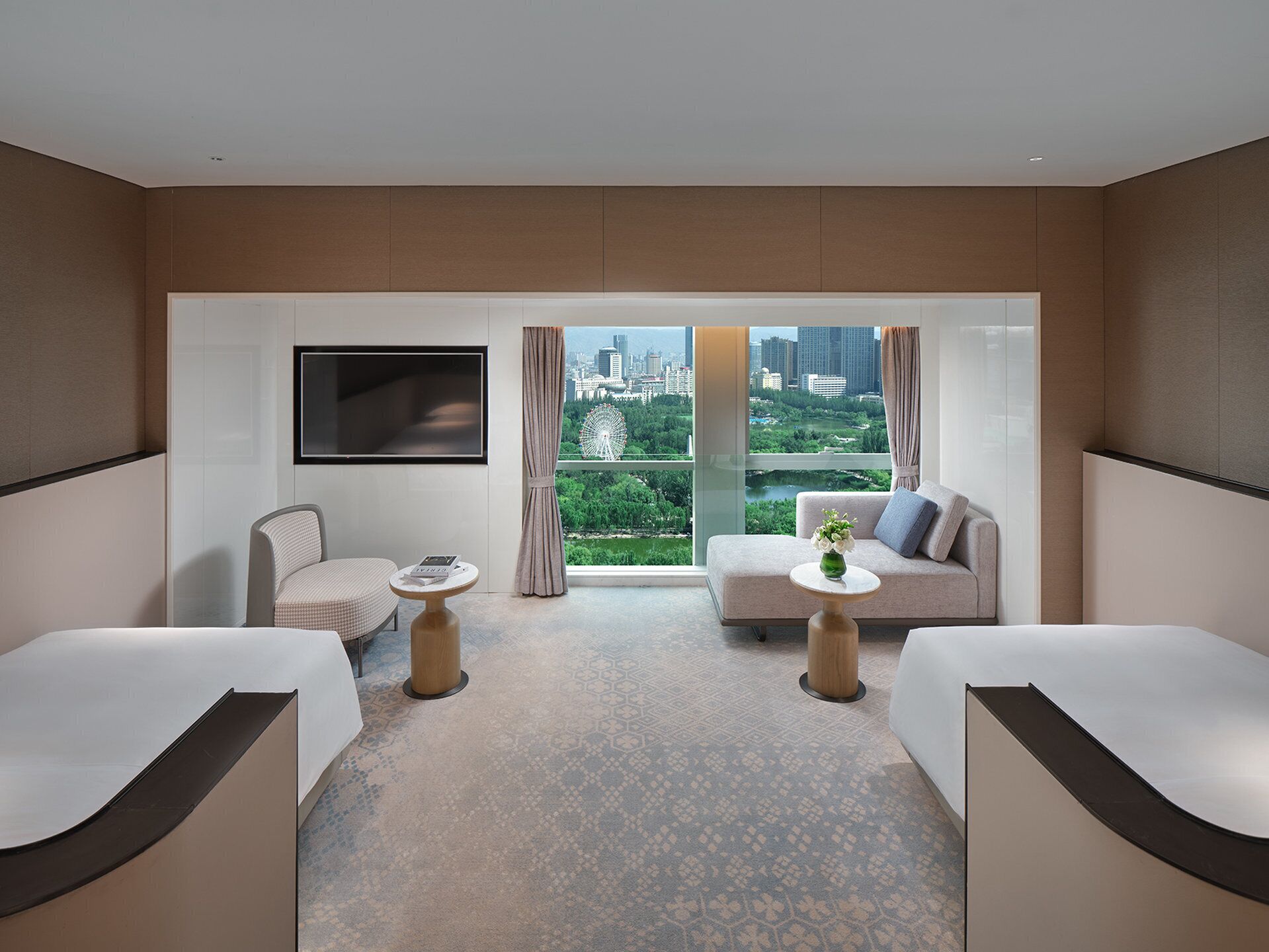 Premium-rum - 2 enkelsängar | 1 sovrum, minibar, värdeförvaringsskåp på rummet och skrivbord