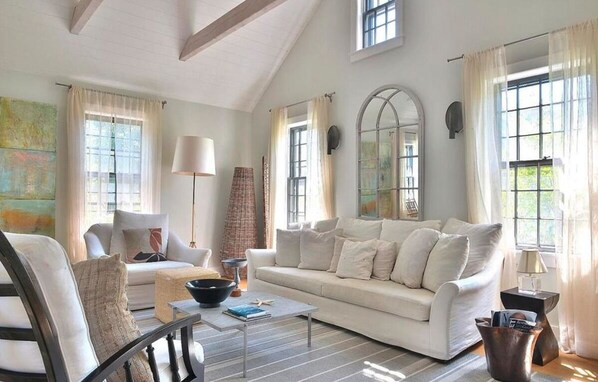 Smart-TV, Bücher, Computerbildschirme