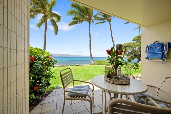 屋外ダイニングエリア