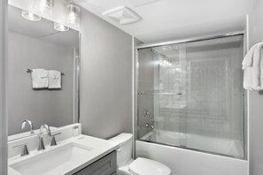 Hårføner og håndklær