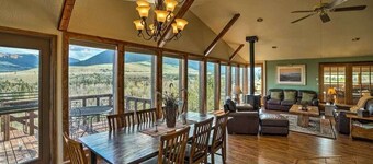 The Elk Mountain Lodge - Red Lodge Hillside Home w/ Hot Tub!