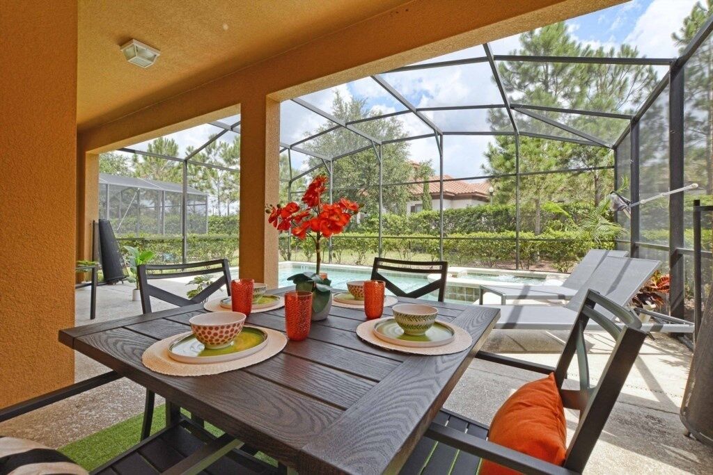 House, 6 Bedrooms | Property grounds