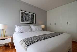 3 bedrooms, iron/ironing board, WiFi, bed sheets - w* | Spacious 3BR with Balcony in Barranco (Barranco)