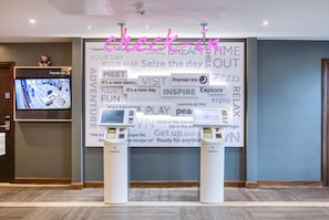 Reception - Premier Inn Tiverton (Tiverton)