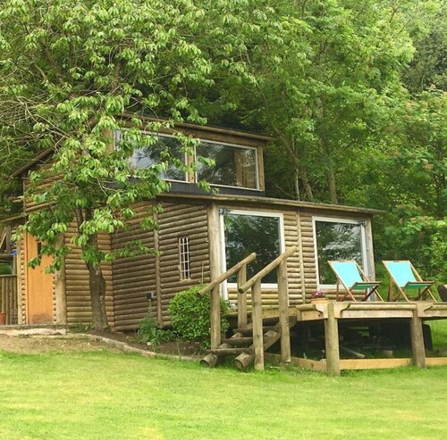 Beautiful quirky log cabin situated at the foot of Llandegla Forest 