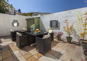 Outdoor dining - The Dog House, Porlock (Porlock)