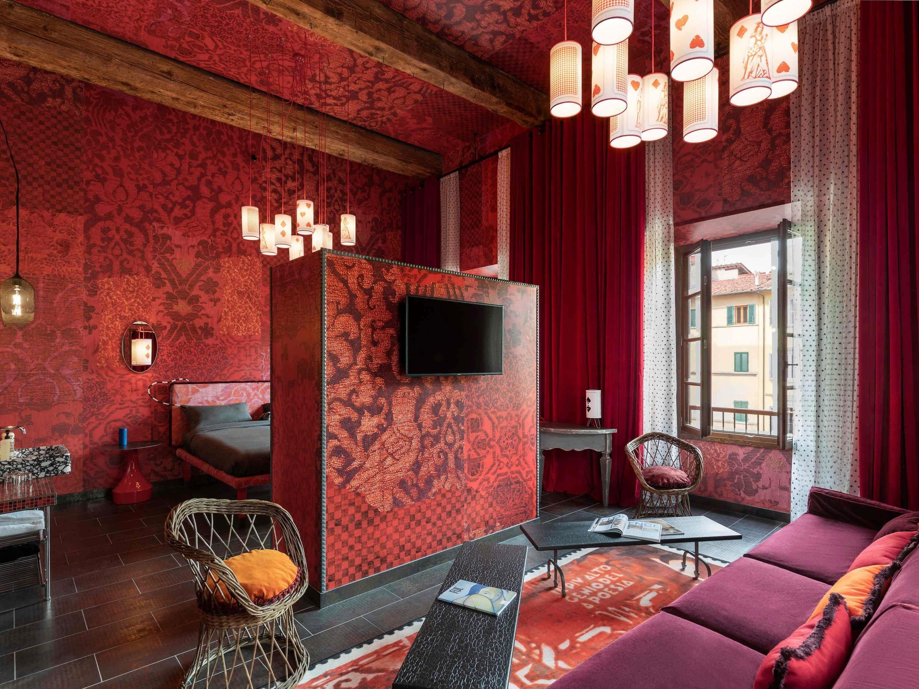 Gigantic | Premium bedding, down comforters, free minibar, in-room safe