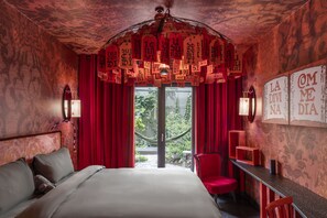 Large Rosso with private Garden | Premium bedding, down duvets, free minibar, in-room safe