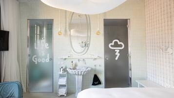 Premium bedding, down comforters, minibar (free items), in-room safe