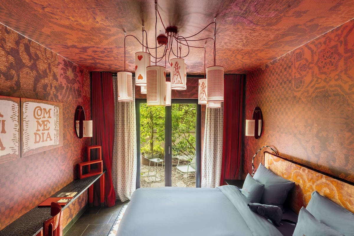 Large Rosso with private Garden