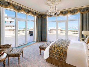 Premium Club Room, Terrace, Club Lounge Access | 1 bedroom, hypo-allergenic bedding, down comforters, memory foam beds