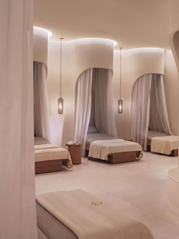 Couples treatment rooms, sauna, hot tub, steam room, Turkish bath