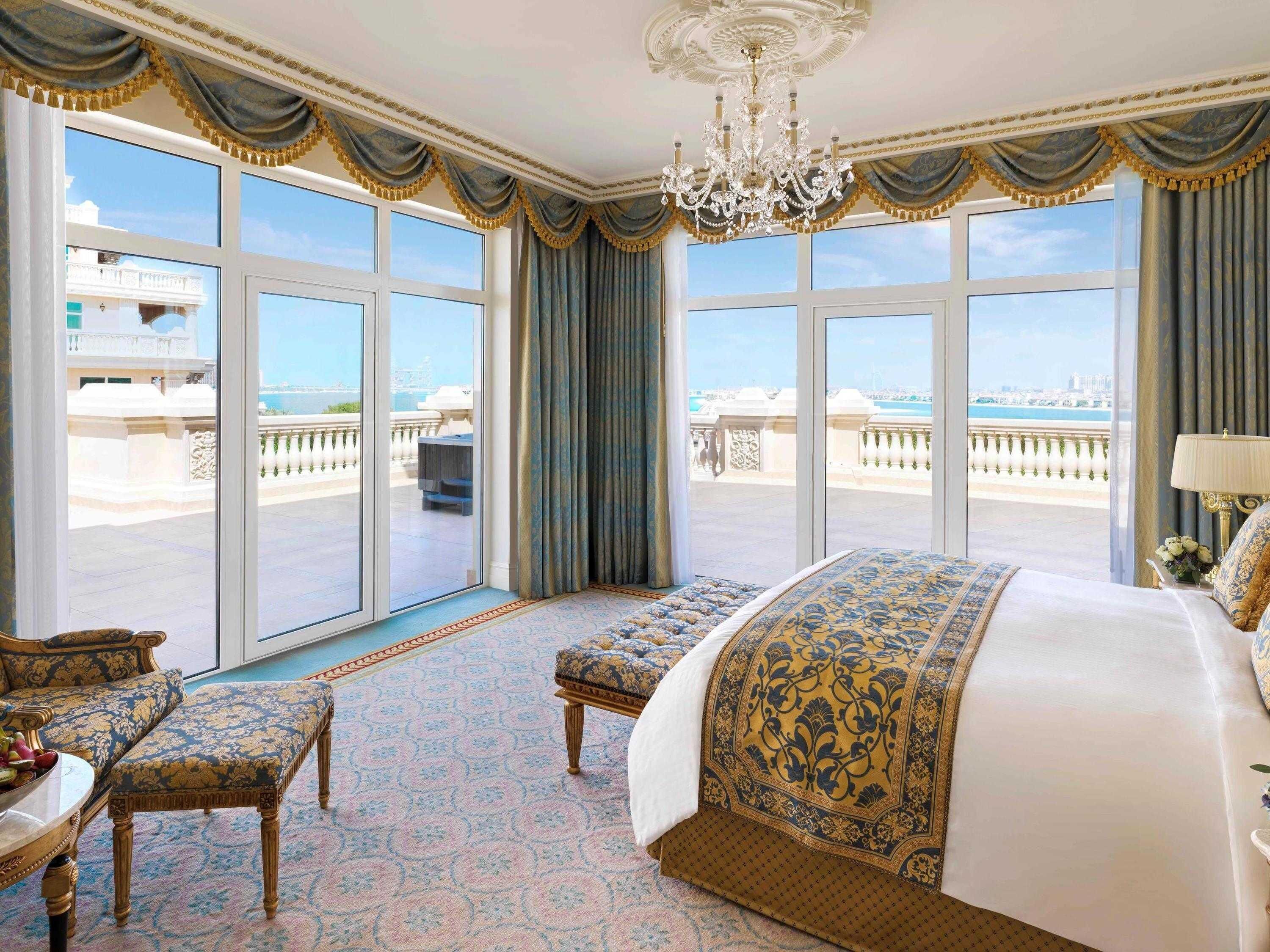 Premium Club Room, Terrace, Club Lounge Access | Hypo-allergenic bedding, down comforters, memory foam beds, minibar