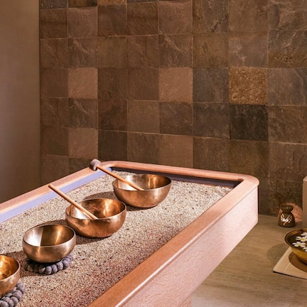 Couples treatment rooms, sauna, hot tub, steam room, Turkish bath