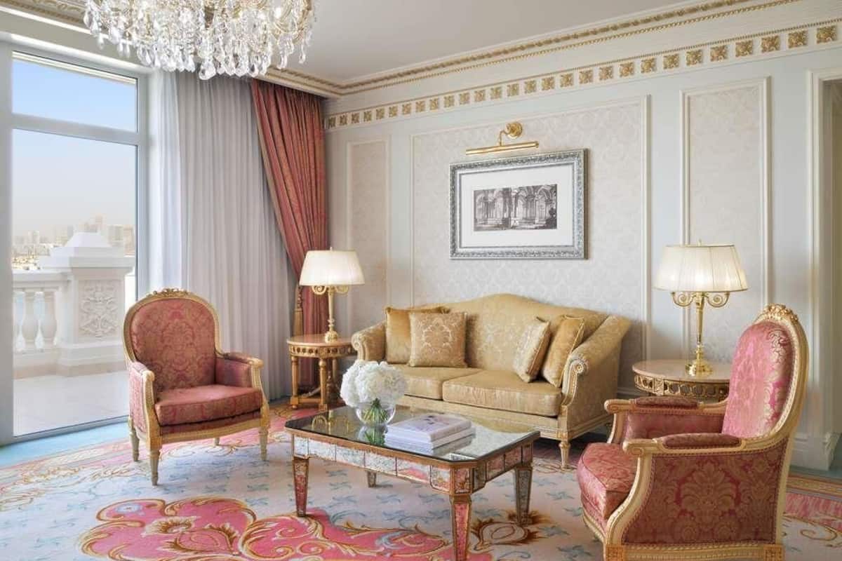Premier Jacuzzi Suite, Balcony, Club Lounge Access | Hypo-allergenic bedding, down duvets, memory-foam beds, minibar