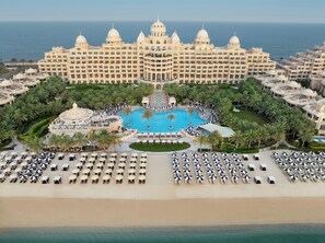Front of property - Raffles The Palm (Dubai)