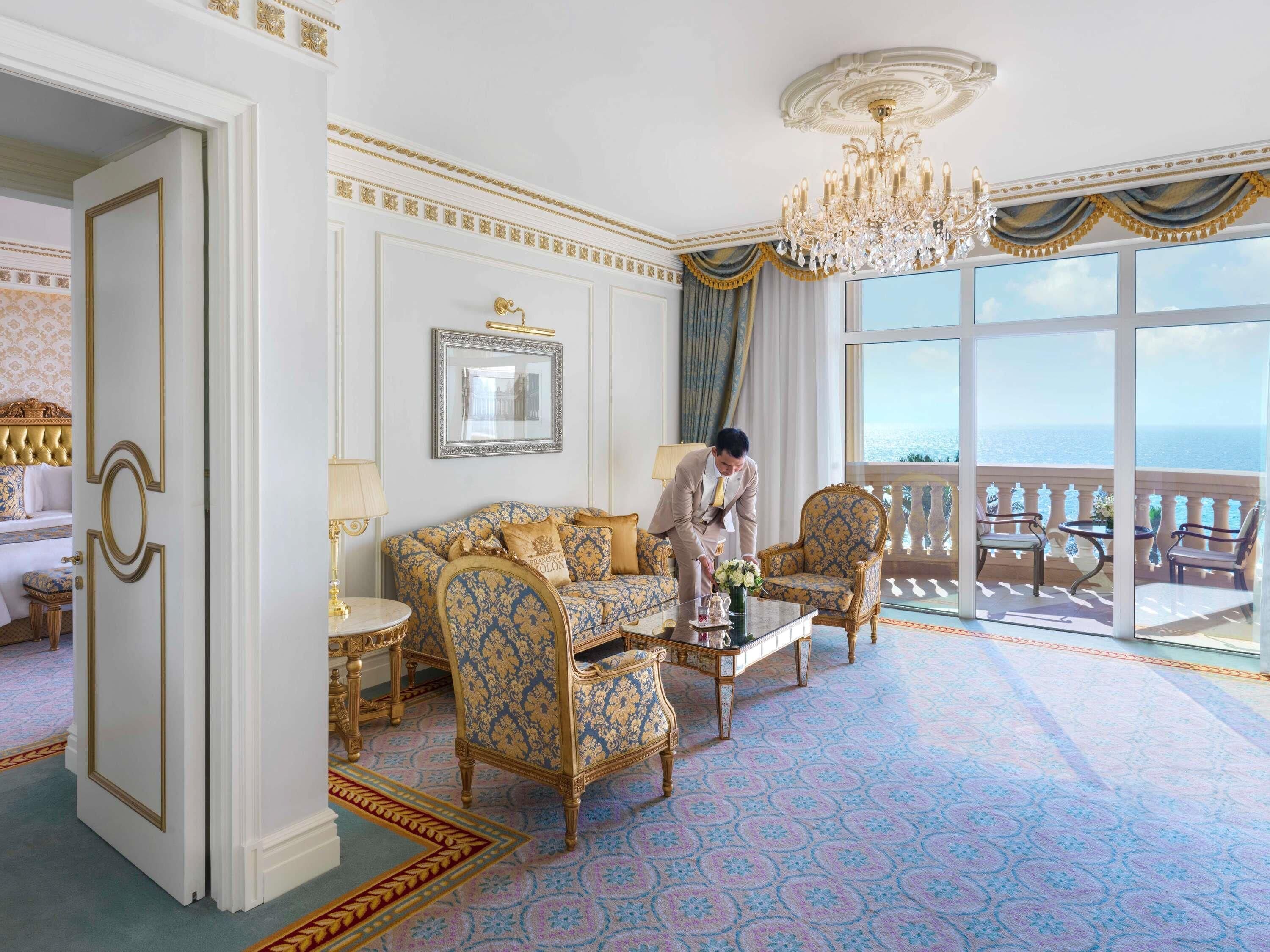 Signature suite, balkon, uitzicht op zee | Hypoallergeen beddengoed, donsdekens, bedden met traagschuimmatrassen