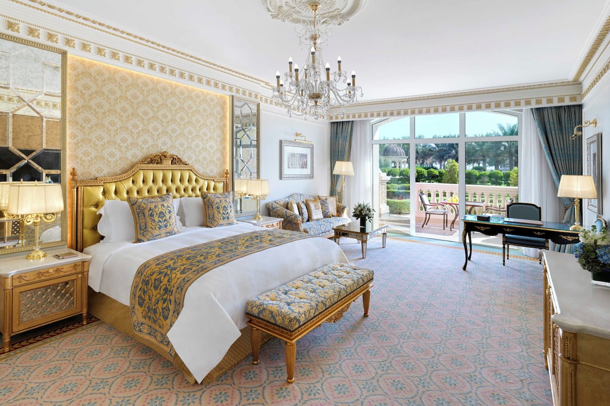 1 室のベッドルーム、低刺激性寝具、羽毛の掛け布団、低反発ベッド