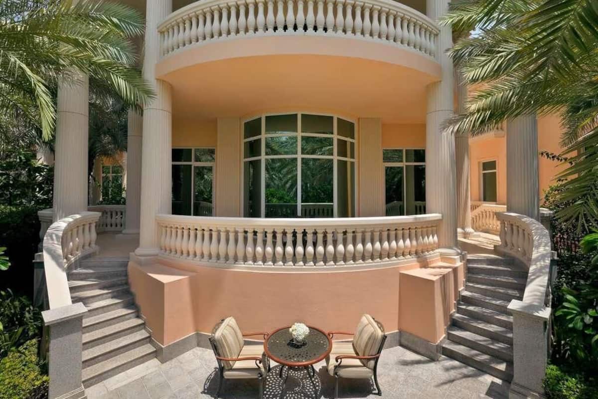 Raffles, Royal Villa, 4 Bedrooms | Hypo-allergenic bedding, down comforters, memory foam beds, minibar