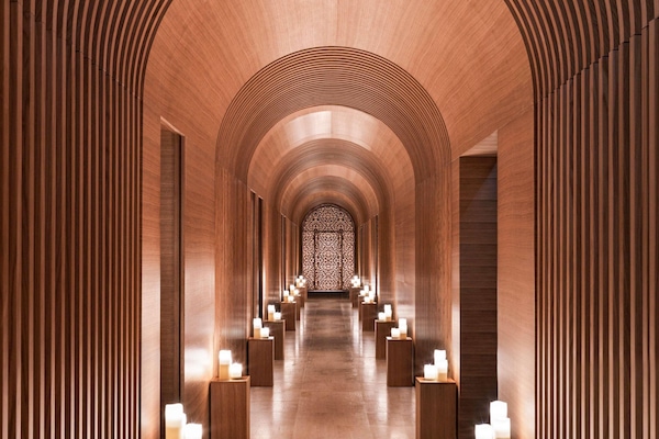 Couples treatment rooms, sauna, hot tub, steam room, Turkish bath