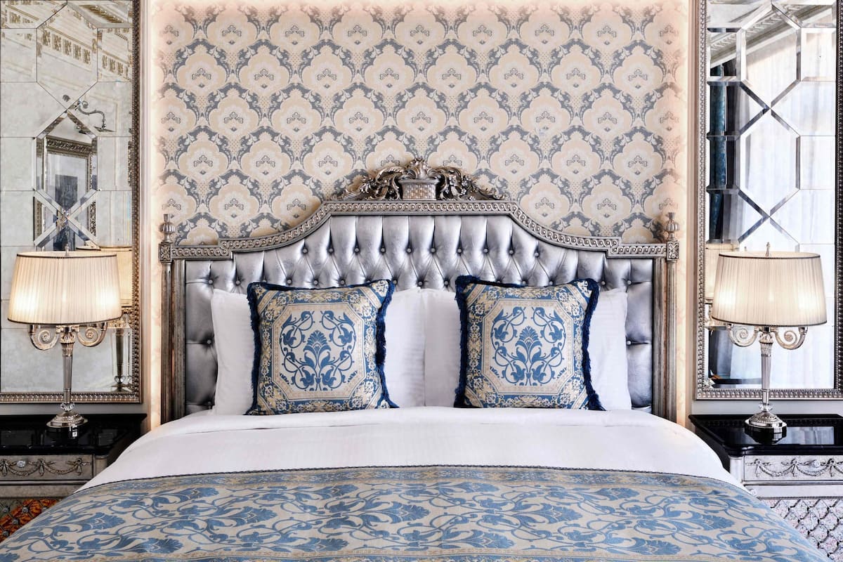 1 bedroom, hypo-allergenic bedding, down duvets, memory-foam beds