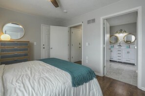 4 bedrooms, iron/ironing board, free WiFi, bed sheets