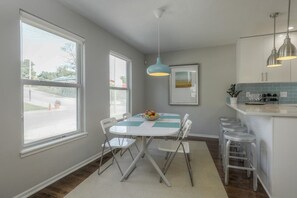 Dining - Modern on Madison in the Historic Westside (Kansas City)