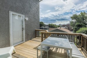 Outdoor dining - Modern on Madison in the Historic Westside (Kansas City)