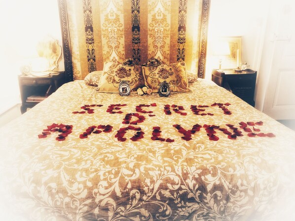 1 soverom, skrivebord, strykejern/-brett og wi-fi (inkludert)