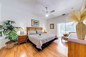 5 chambres, fer et planche à repasser, lit parapluie, Wi-Fi gratuit