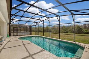 Piscine extérieure, piscine chauffée