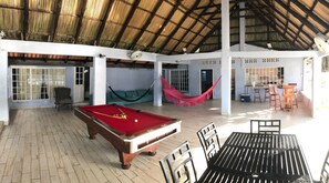 Outdoor dining - Casa Frente al Mar - Isla Grande (Provincia de Colón)