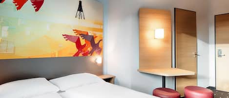 Ropa de cama hipoalergénica, escritorio, cortinas opacas