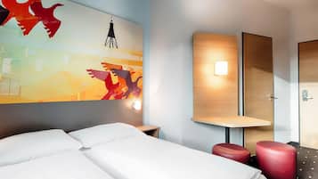 Doppelzimmer | Allergikerbettwaren, Schreibtisch, Verdunkelungsvorhänge
