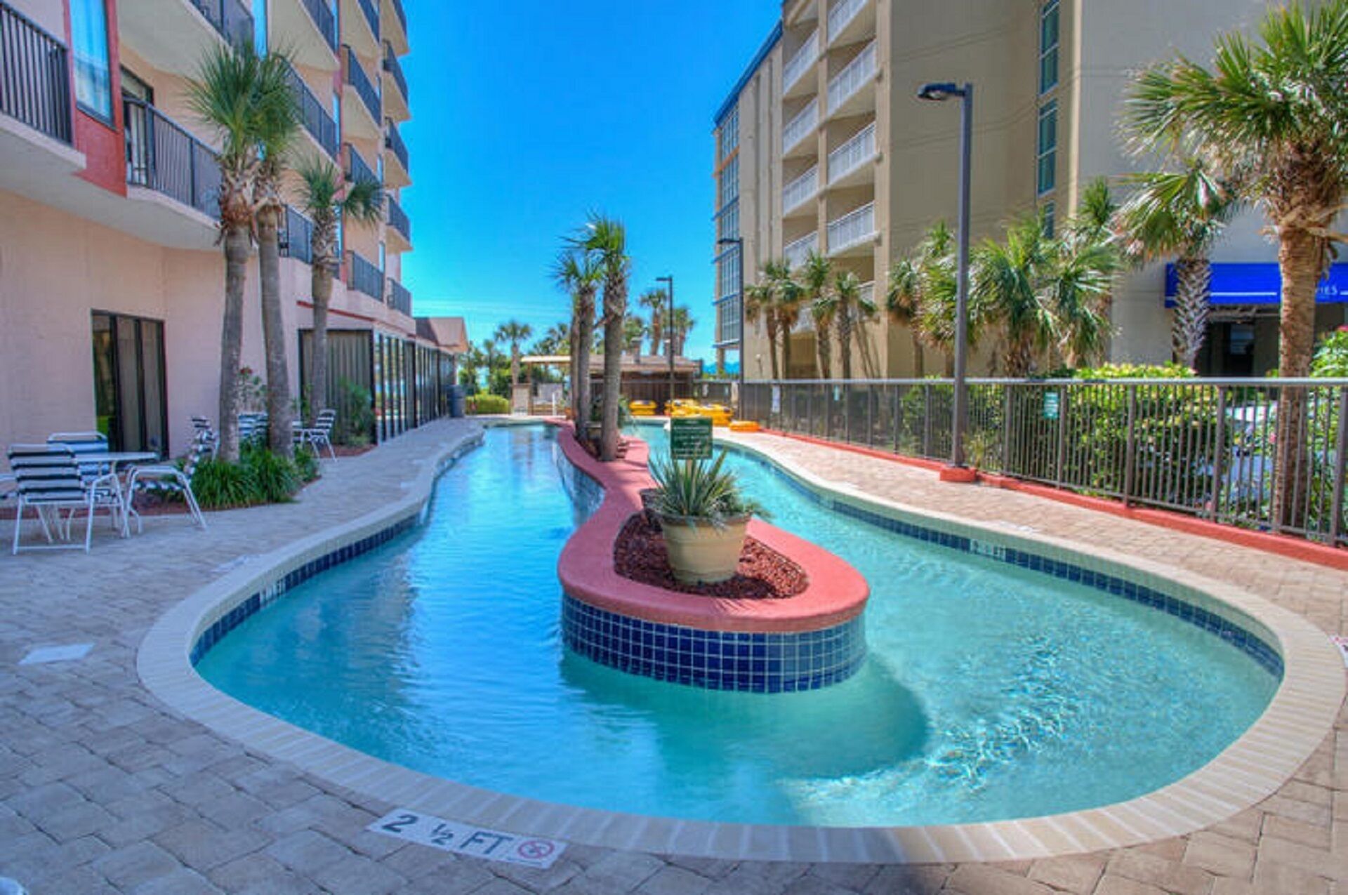 Innendørsbasseng og utendørsbasseng