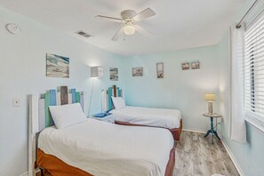 2 bedrooms, iron/ironing board, free Internet, bed sheets