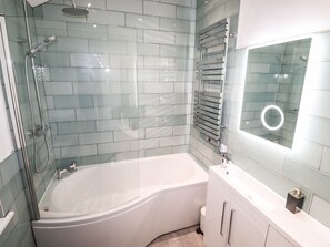 Cottage | Bathroom | Shower