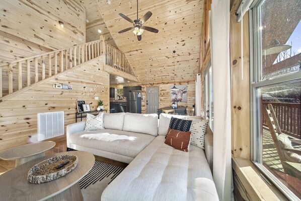 電視、壁爐、足球機