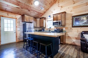 Frigorífic, microones, forn i placa de cuina 