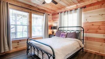 2 bedrooms, desk, iron/ironing board, free WiFi