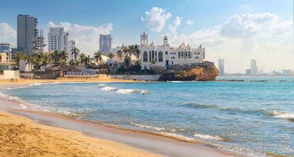 beautiful apartment near the beach /pool by Gpsrentas