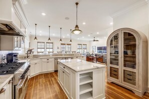 Fridge, microwave, oven, stovetop - Across the Isle - NEW CONSTRUCTION for 2022 - 6 Bedroom UNIQUE Luxury Home Across Street from the Beach (North Myrtle Beach)