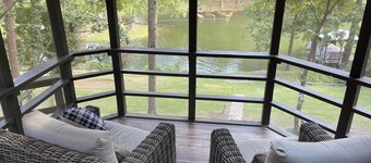 Hamilton Hideaway-Newly Renovated, Quiet Cove