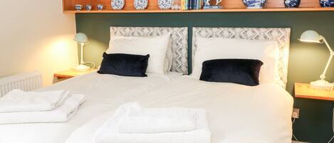 Cottage | 3 bedrooms, individually decorated, individually furnished, free WiFi