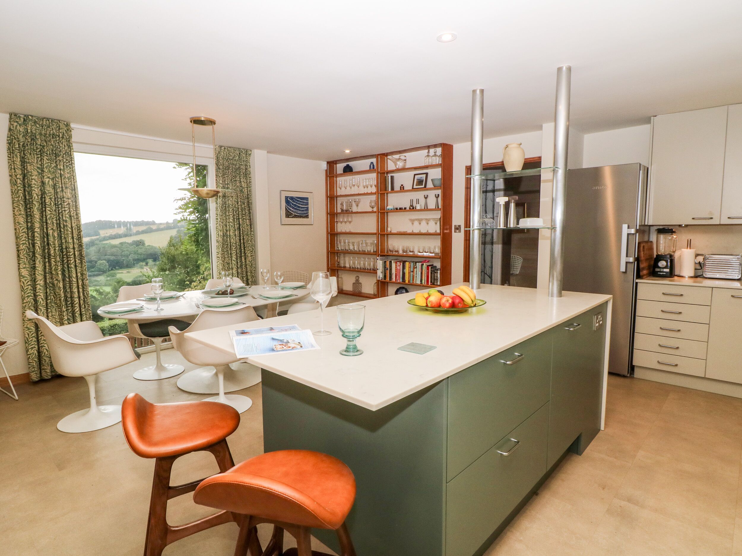 Casa de campo | Cocina privada | Refrigerador, microondas, lavavajillas y utensilios de cocina 