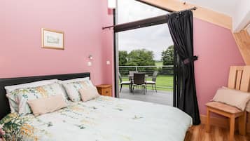 Cottage | 2 bedrooms, individually decorated, individually furnished, free WiFi