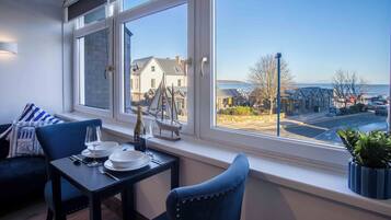 32-inch TV with cable channels