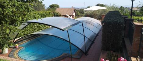 Indoor pool, outdoor pool